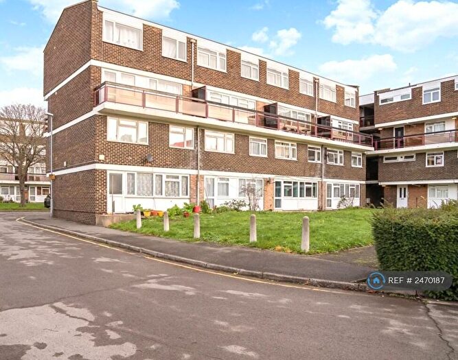 4 Bedroom Maisonette To Rent In Churchdown, Kingston Upon Thames, KT1