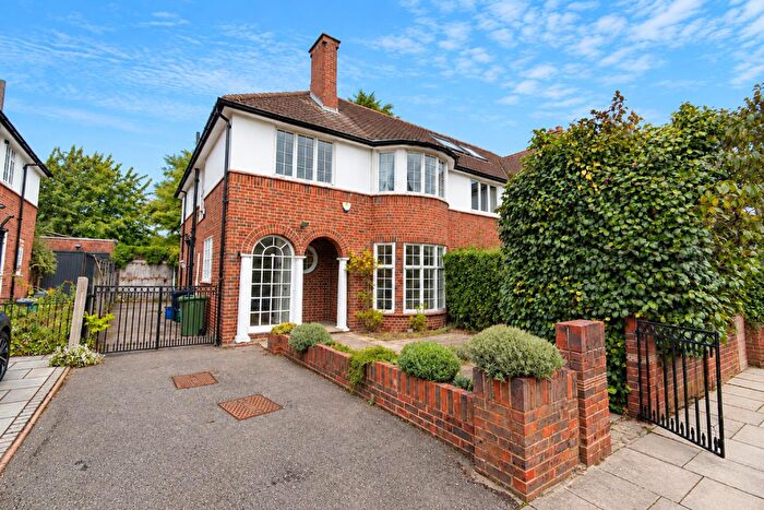 4 Bedroom Semi-Detached House For Sale In Westhay Gardens, East Sheen, SW14