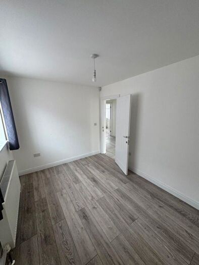 3 Bedroom Semi-Detached House To Rent In Lanesborough Road, Leicester, Leicestershire, LE4