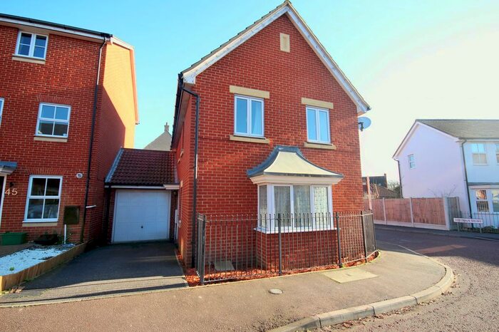 3 Bedroom Link Detached House To Rent In Septimus Drive, Colchester CO4