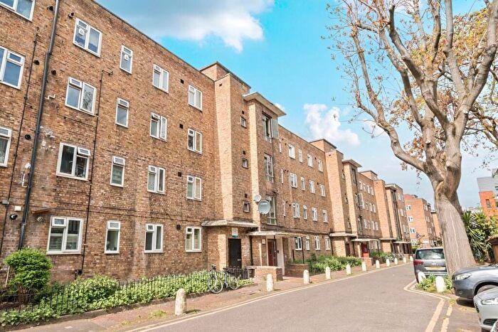 4 Bedroom Flat To Rent In Great Dover Street, Southwark, London, SE1