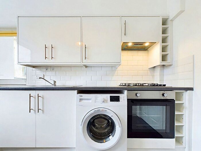 4 Bedroom Flat To Rent In Osnaburgh Street, Robert Street, Ucl, Lse, Regents Park, Regents Park, Camden, Euston, London, NW1