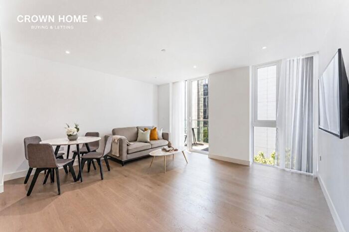 2 Bedroom Apartment To Rent In Admiralty House, Vaughan Way, London, E1W