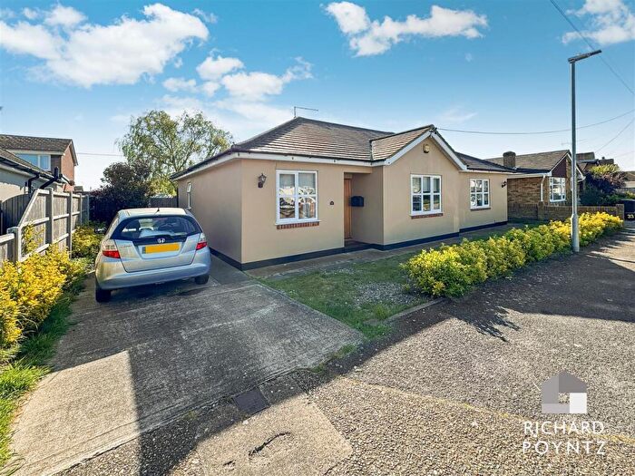 3 Bedroom Bungalow For Sale In Maurice Road, Canvey Island, SS8