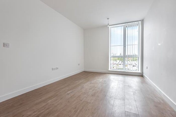 2 Bedroom Apartment To Rent In Royal Winchester House, Bracknell, RG12