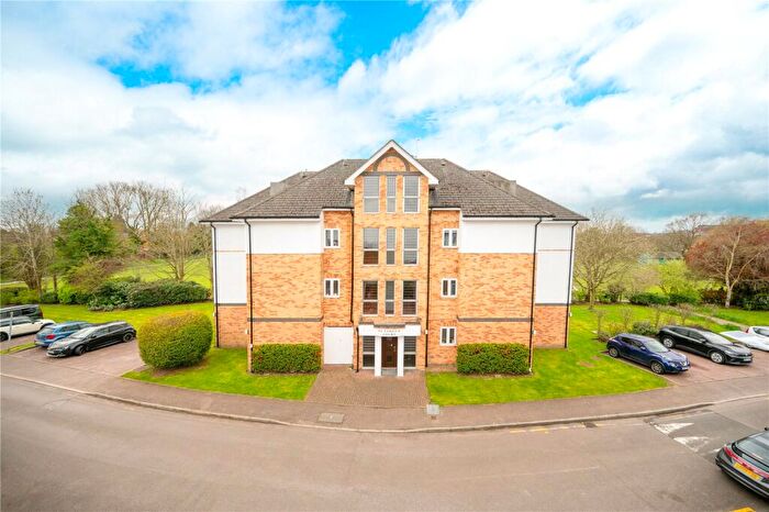 1 Bedroom Flat To Rent In St James Court, Park View Close, St. Albans, Hertfordshire, AL1