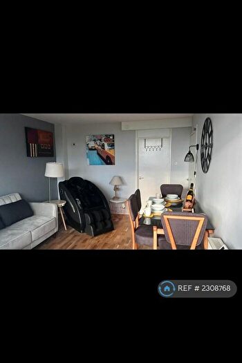 2 Bedroom Flat To Rent In Kendal Tower, Birmingham, B17