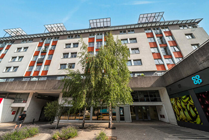 2 Bedroom Flat For Sale In Albemarle Road, Beckenham, BR3