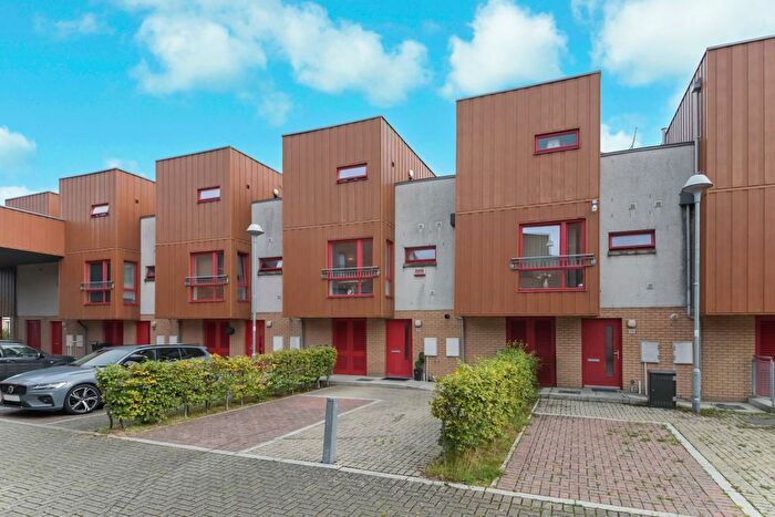 3 Bedroom Terraced House For Sale In Collina Quadrant, Glasgow, G20
