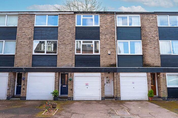 3 Bedroom Town House To Rent In Malvern Road, Stoneygate, Leicester, LE2