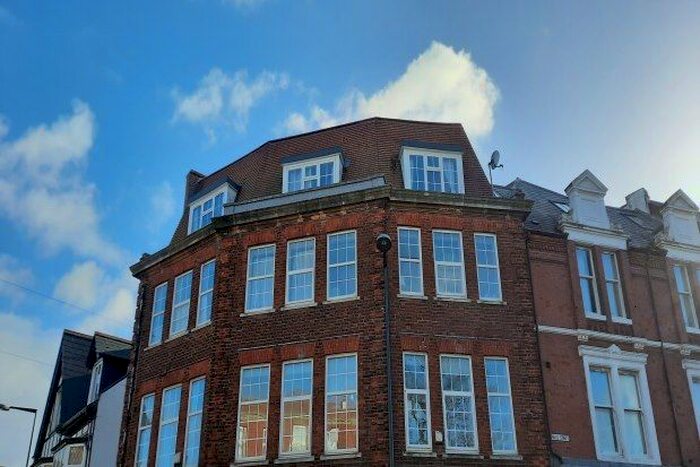 2 Bedroom Flat To Rent In The Strand, Exmouth, EX8