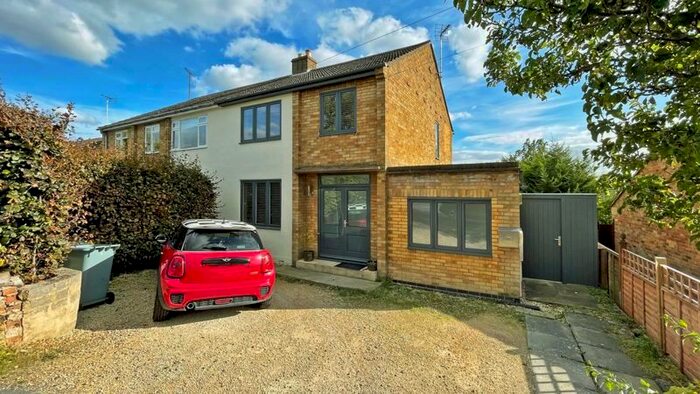 2 Bedroom Semi-Detached House To Rent In New Cross Road, Stamford, PE9
