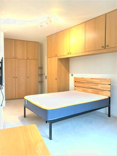 2 Bedroom Flat To Rent In Lillie Road, London, SW6