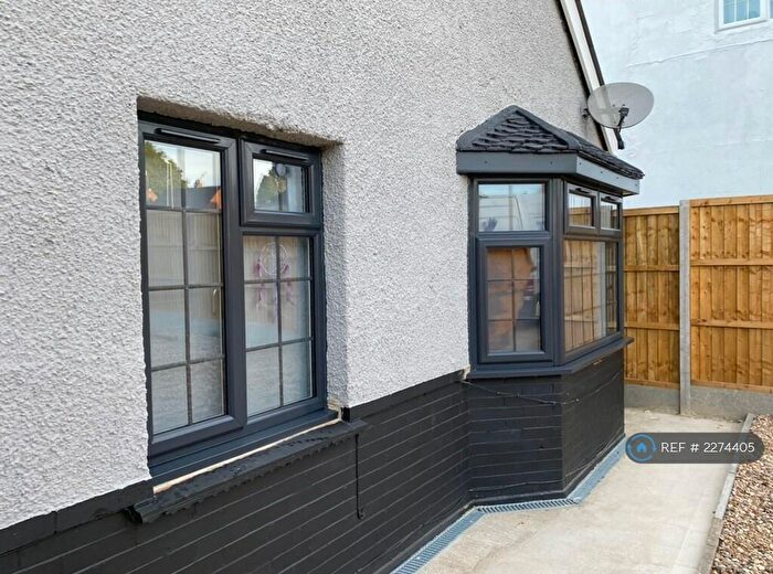 2 Bedroom Bungalow To Rent In Wigmore Road, Gillingham, ME8