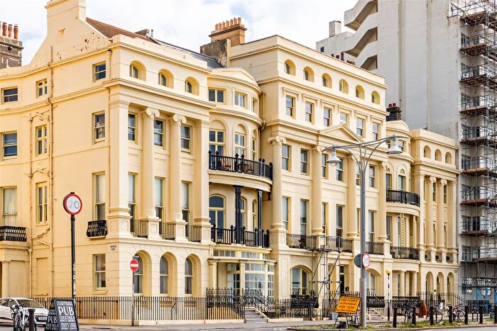 2 Bedroom Flat For Sale In Brunswick Terrace, Hove, BN3