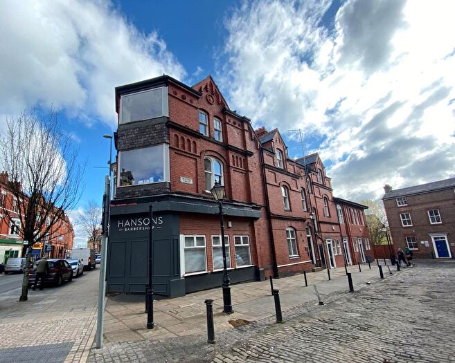2 Bedroom Flat For Sale In Grafton Street, Altrincham, WA14