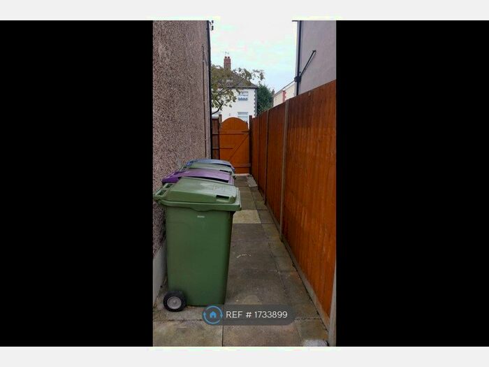 4 Bedroom Semi-Detached House To Rent In Stamfordham Drive, Liverpool, L19
