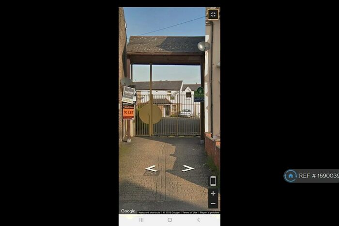 3 Bedroom Flat To Rent In Elgar Close, London, E13