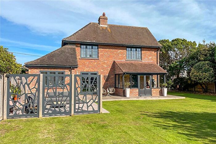 3 Bedroom Detached House For Sale In Cliffe Road, Barton On Sea, New Milton, Hampshire, BH25