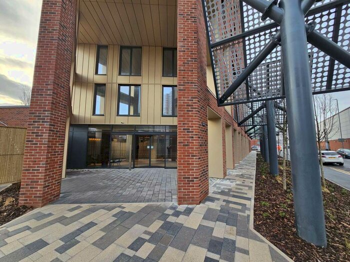 1 Bedroom Flat To Rent In Whitehall Road, Leeds, LS12