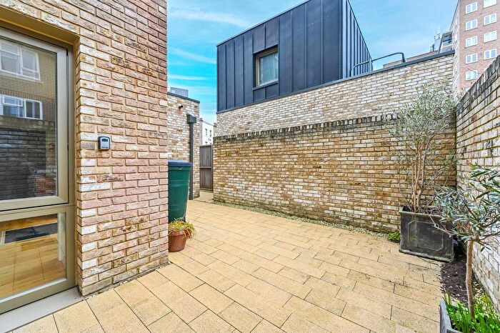 1 Bedroom Terraced House To Rent In Balls Pond Road, De Beauvoir Town, London, N1