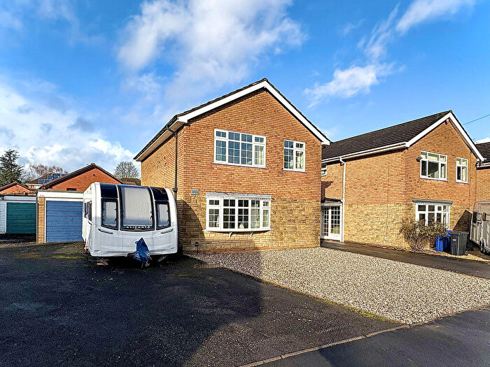 4 Bedroom Detached House For Sale In Viewfield Crescent, Sedgley, DY3