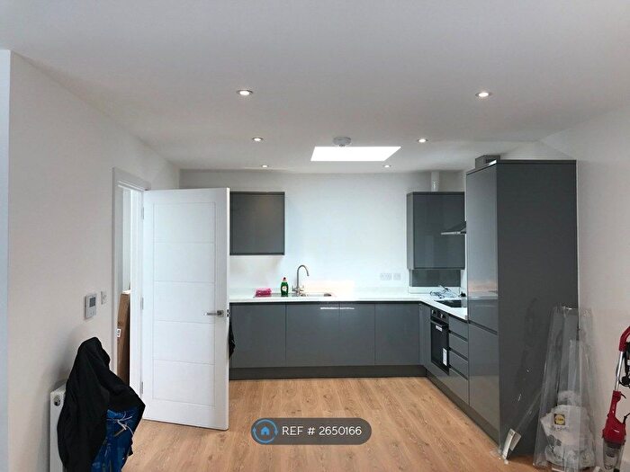 3 Bedroom Flat To Rent In Cameron Court, London, E12