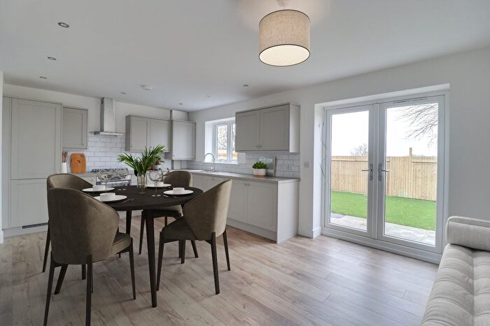 4 Bedroom Detached House For Sale In Congregation Fold, Eccleshill, Bradford, BD2