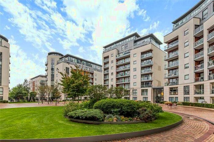 2 Bedroom Flat To Rent In Jefferson House, Pump House Crescent, Brentford, Kew Bridge, London, TW8