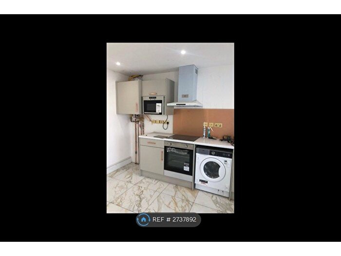 1 Bedroom Flat To Rent In Ilford, Redbridge, IG1