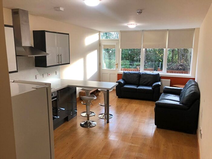 2 Bedroom Flat To Rent In Nethergate, Dundee, DD1