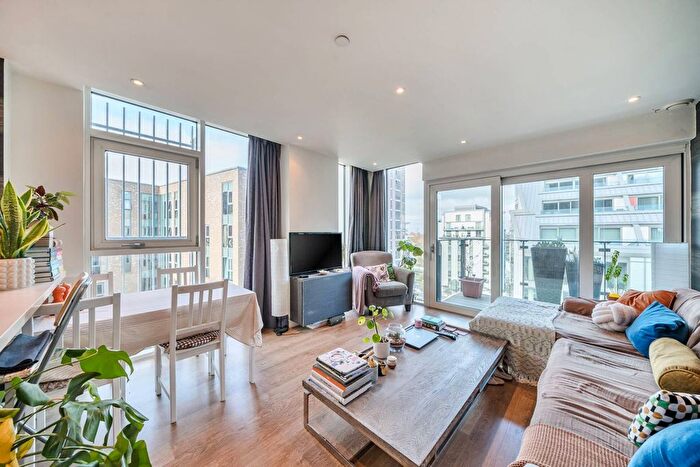 2 Bedroom Flat For Sale In Enterprise Way, Wandsworth, London, SW18
