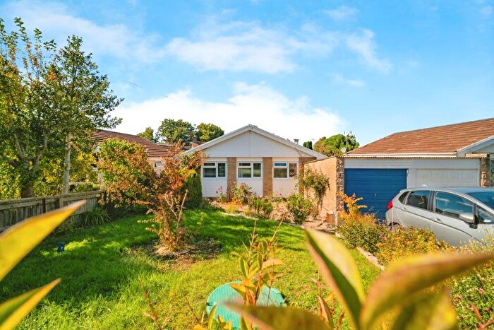 4 Bedroom Detached Bungalow For Sale In Stanstead Road, Maiden Newton, Dorchester, DT2