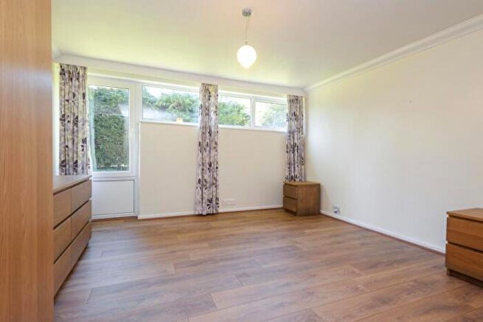 2 Bedroom Apartment To Rent In Eaton Court, Guildford, GU1