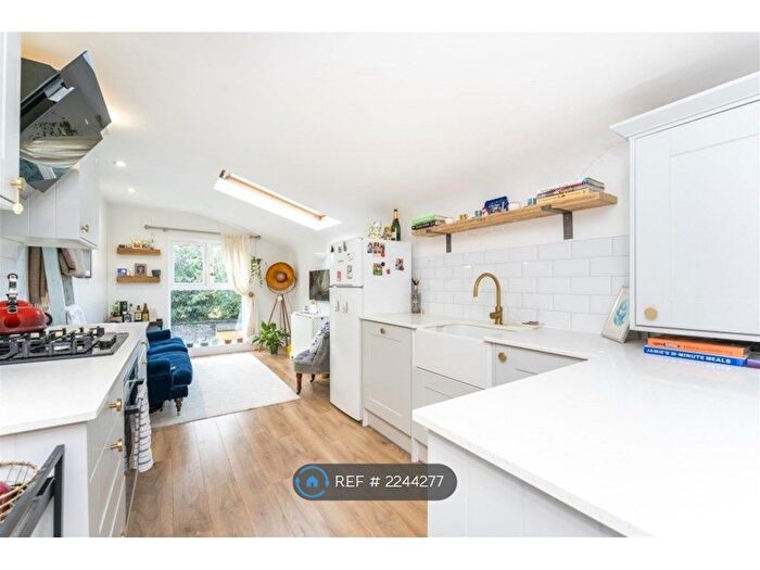 2 Bedroom Flat To Rent In Eccleston Road, London, W13