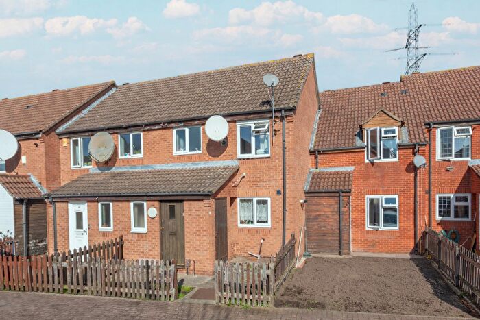 3 Bedroom Terraced House For Sale In Andrewes Gardens, London, E6