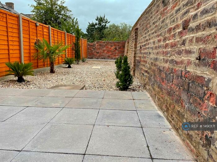 2 Bedroom Flat To Rent In Albion Street, Cheltenham, GL52