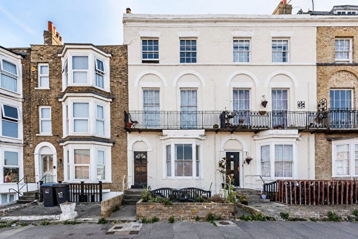 1 Bedroom Flat For Sale In Zion Place, Margate, Kent, CT9