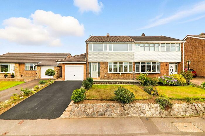 3 Bedroom Semi-Detached House For Sale In Ravensmead, Featherstone, WF7