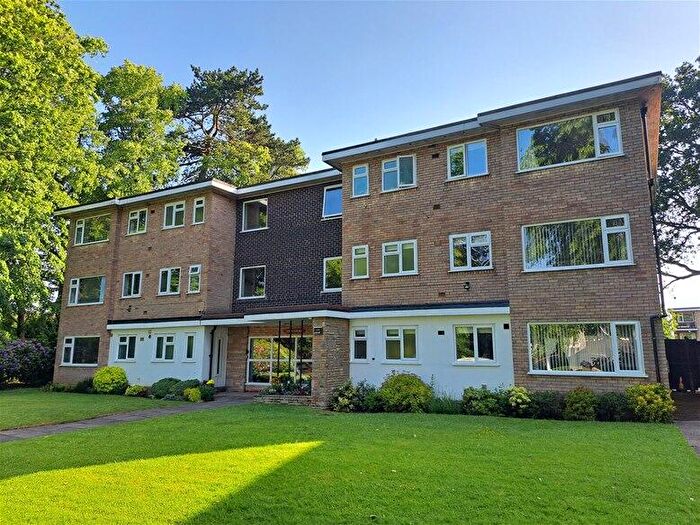 2 Bedroom Flat For Sale In Vesey Close, Four Oaks, Sutton Coldfield, B74