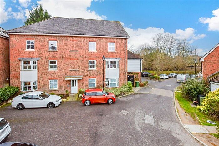 1 Bedroom Flat For Sale In Edelin Road, Bearsted, Maidstone, Kent, ME14