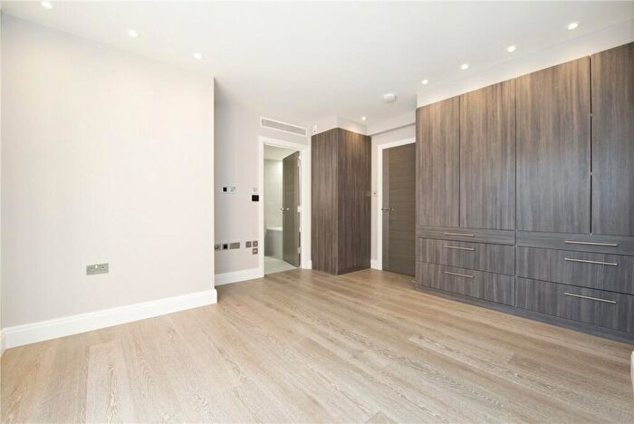 2 Bedroom Apartment To Rent In Lyndhurst Road, London, NW3