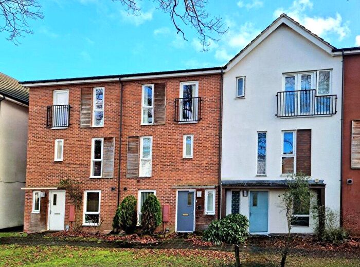 4 Bedroom Town House To Rent In Vulcan Drive, Bracknell, RG12