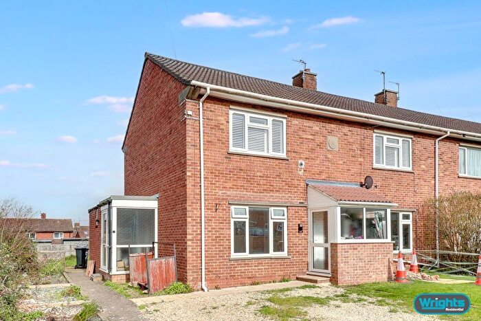 2 Bedroom Flat For Sale In Talbot Road, Trowbridge, BA14