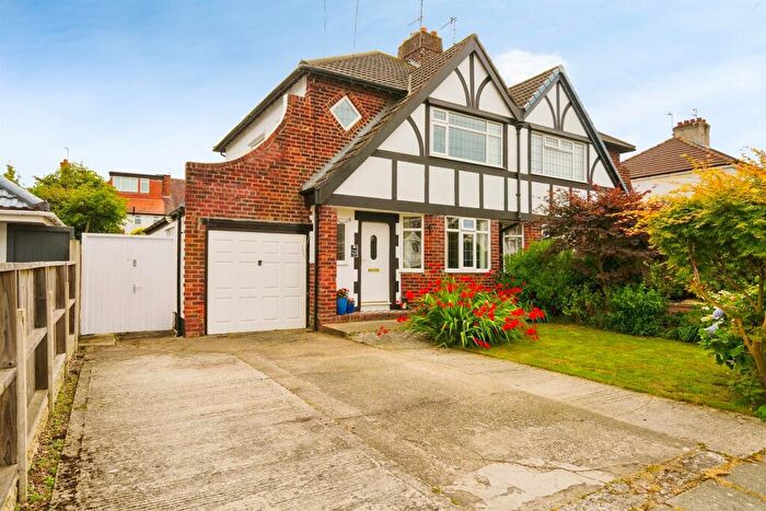 3 Bedroom Semi-Detached House For Sale In Loretto Drive, Wirral, CH49