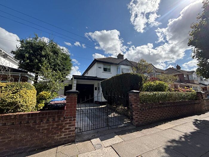 3 Bedroom Semi-Detached House For Sale In Cherryfield Drive, Southdene, L32