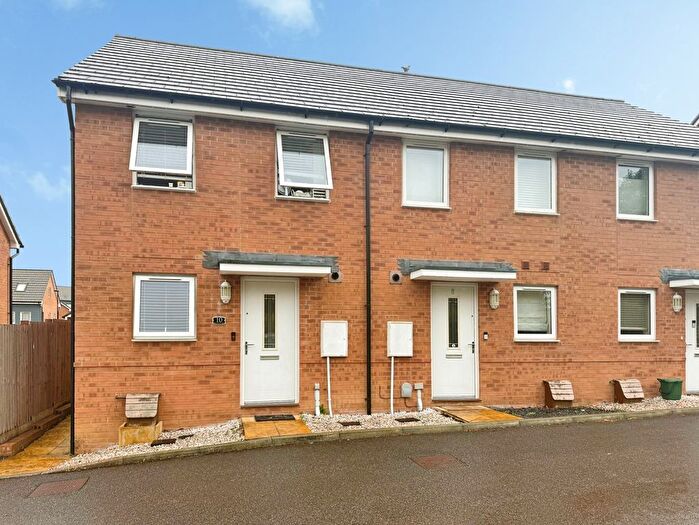 2 Bedroom End Terrace House For Sale In Blackmoor Drive, Basingstoke, Hampshire, RG24