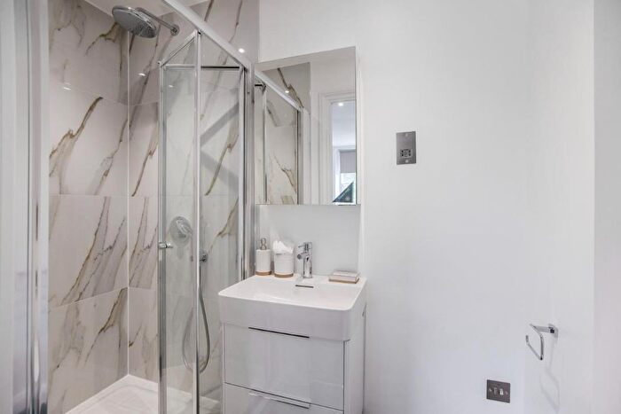 Studio To Rent In Clare Hall Manor, Hertfordshire, EN6