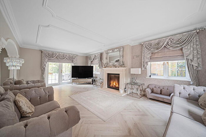 7 Bedroom Detached House For Sale In Westerham Road, Keston, BR2