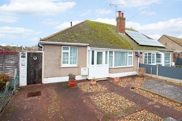 2 Bedroom Bungalow For Sale In The Grove, Herne Bay, Kent, CT6